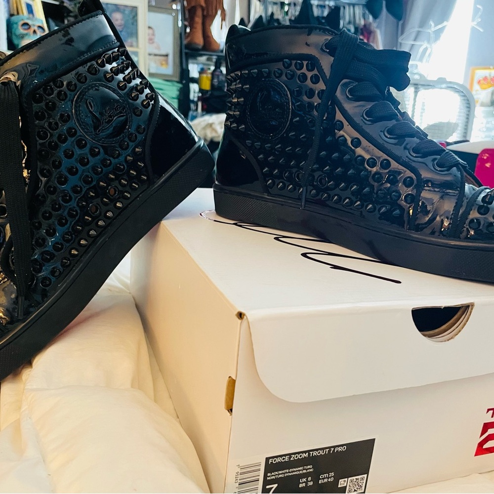 Christian Louboutins sz 41 - Picture 5 of 7